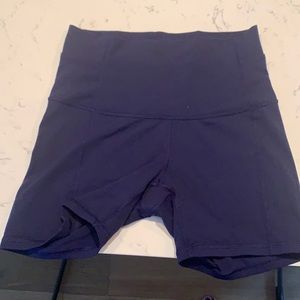 Lululemon high rise wunder under Shorts